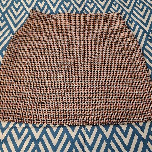 Maurices Brown Black Red Plaid High Rise Mini Skirt Size Small - Picture 5 of 14